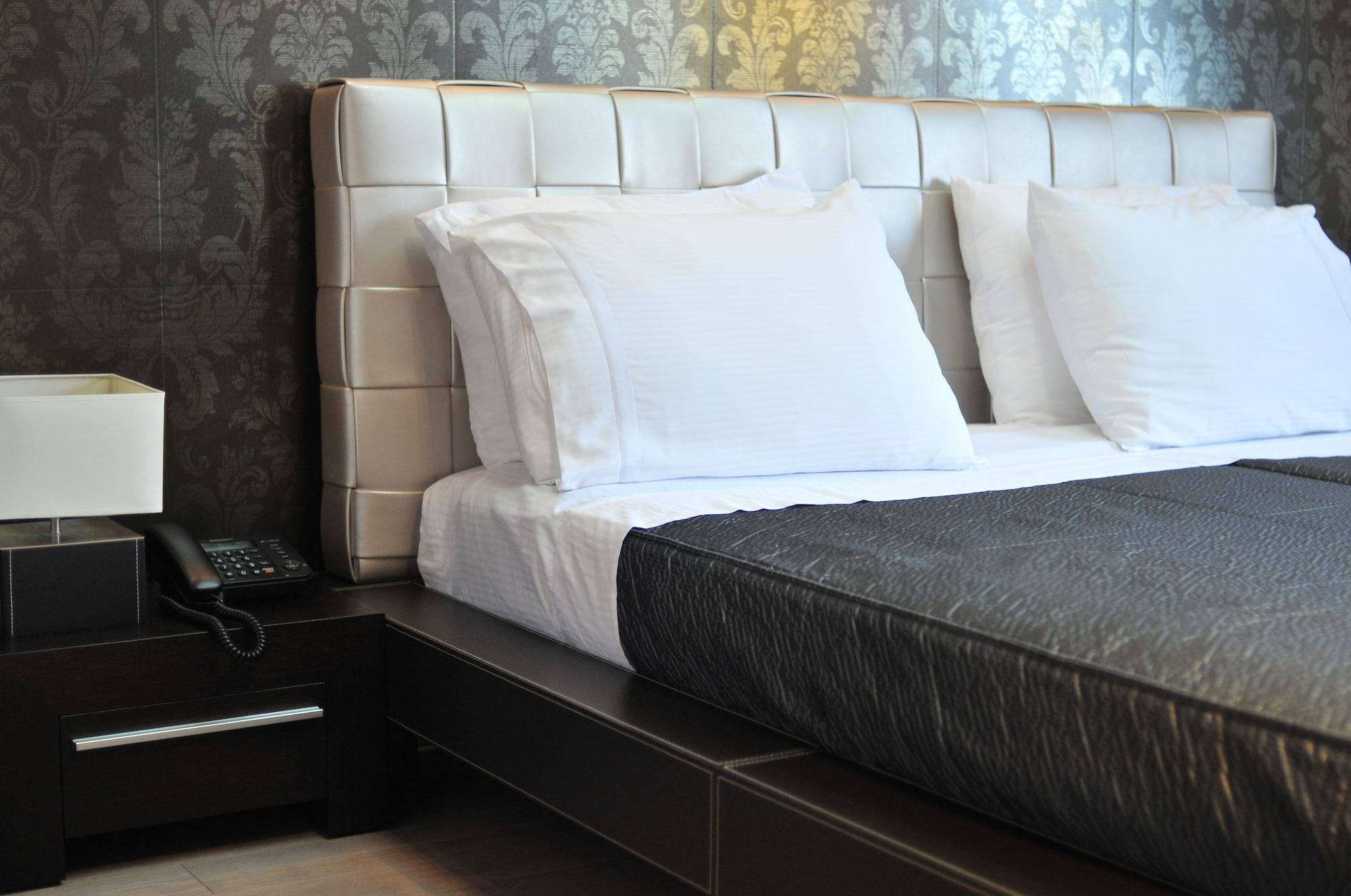 Monarc Hotel Tirana Exterior photo