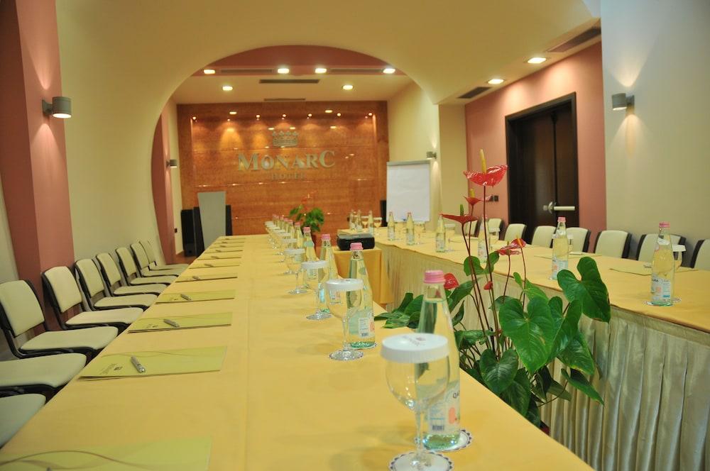 Monarc Hotel Tirana Exterior photo