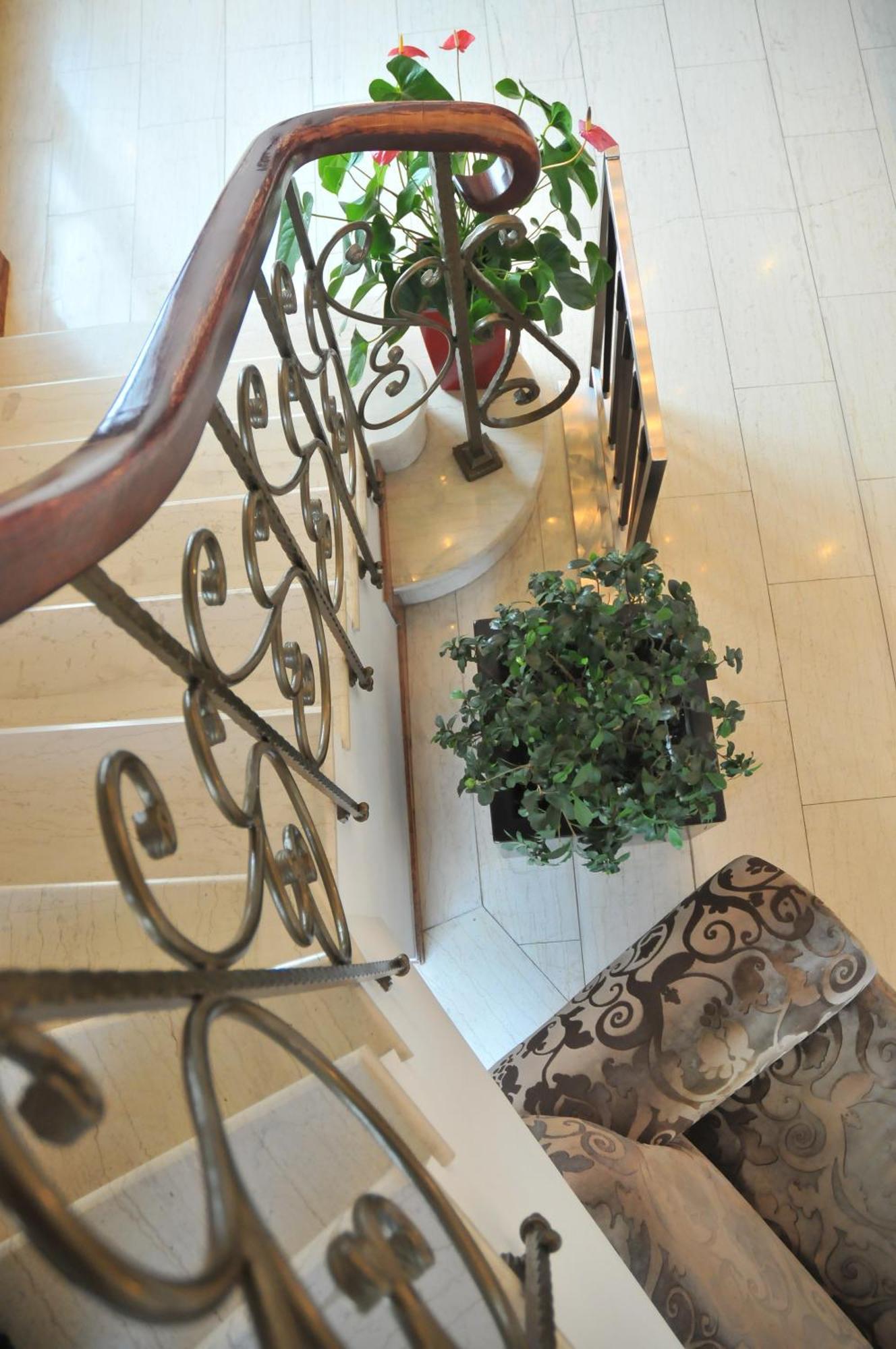 Monarc Hotel Tirana Interior photo