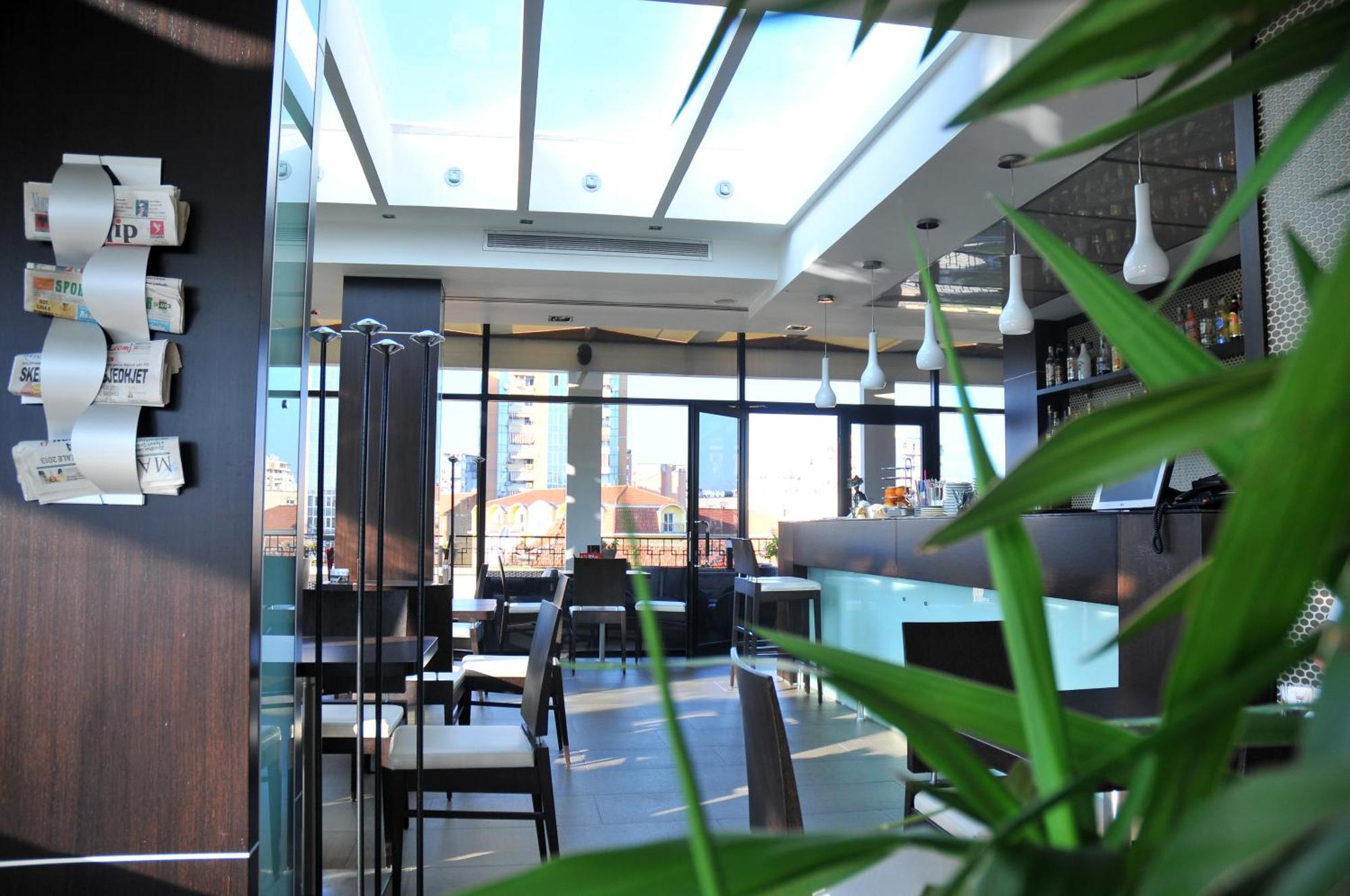 Monarc Hotel Tirana Restaurant photo