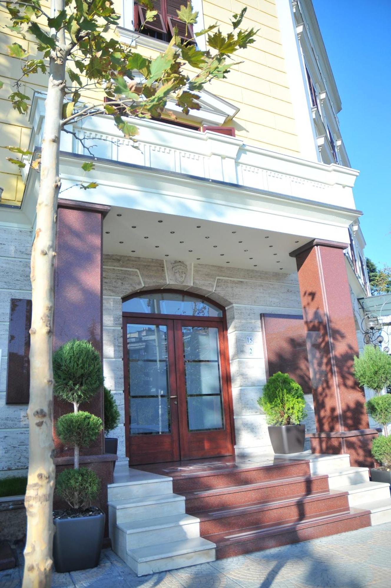 Monarc Hotel Tirana Exterior photo