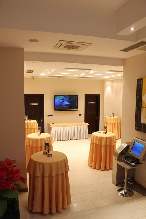 Monarc Hotel Tirana Exterior photo